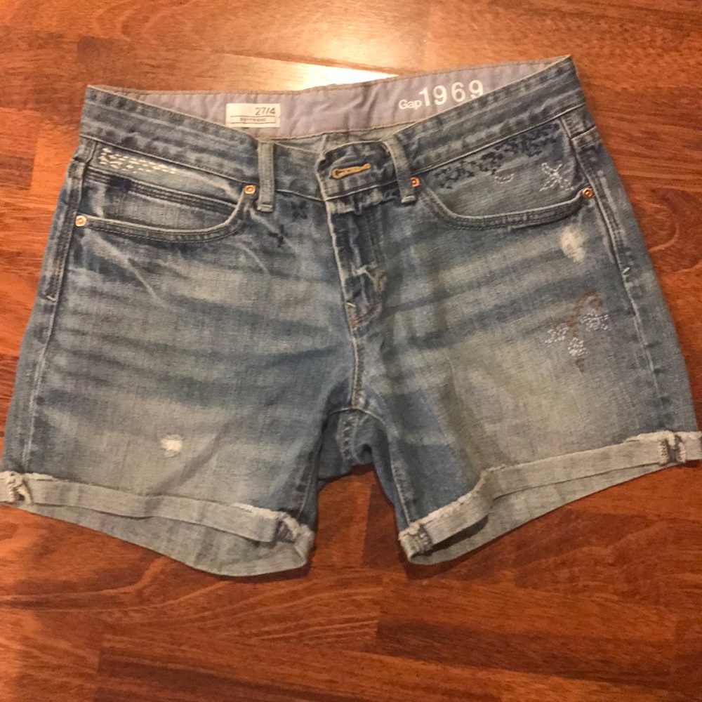Gap shorts